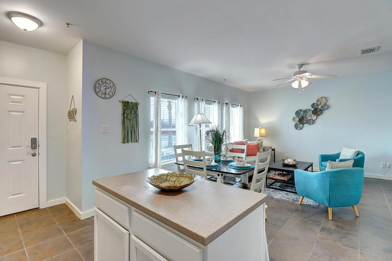 Crawfishin For A Compliment Apartment Port Aransas Exterior photo