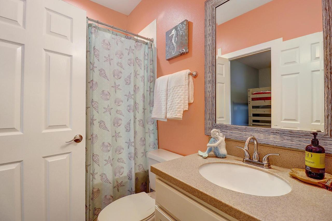 Crawfishin For A Compliment Apartment Port Aransas Exterior photo