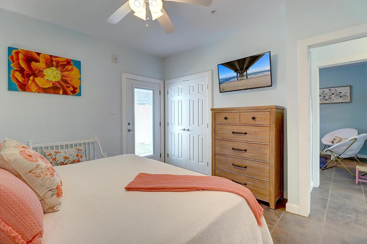Crawfishin For A Compliment Apartment Port Aransas Exterior photo