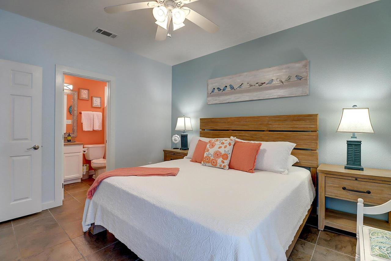 Crawfishin For A Compliment Apartment Port Aransas Exterior photo
